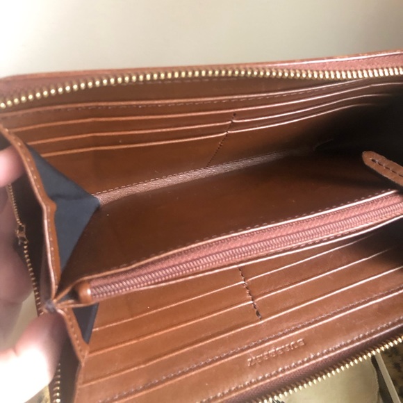 Burberry Zip Around Wallet w/ Box & Dust Bag - Picture 10 of 16